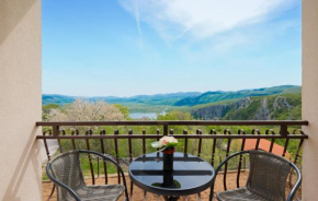 2 Bedroom Stunning Home In Lokvicici